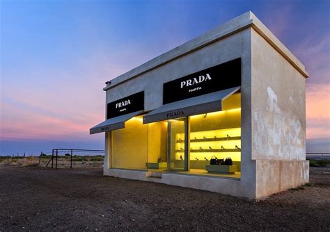 prada shop in desert|Prada store middle of nowhere.